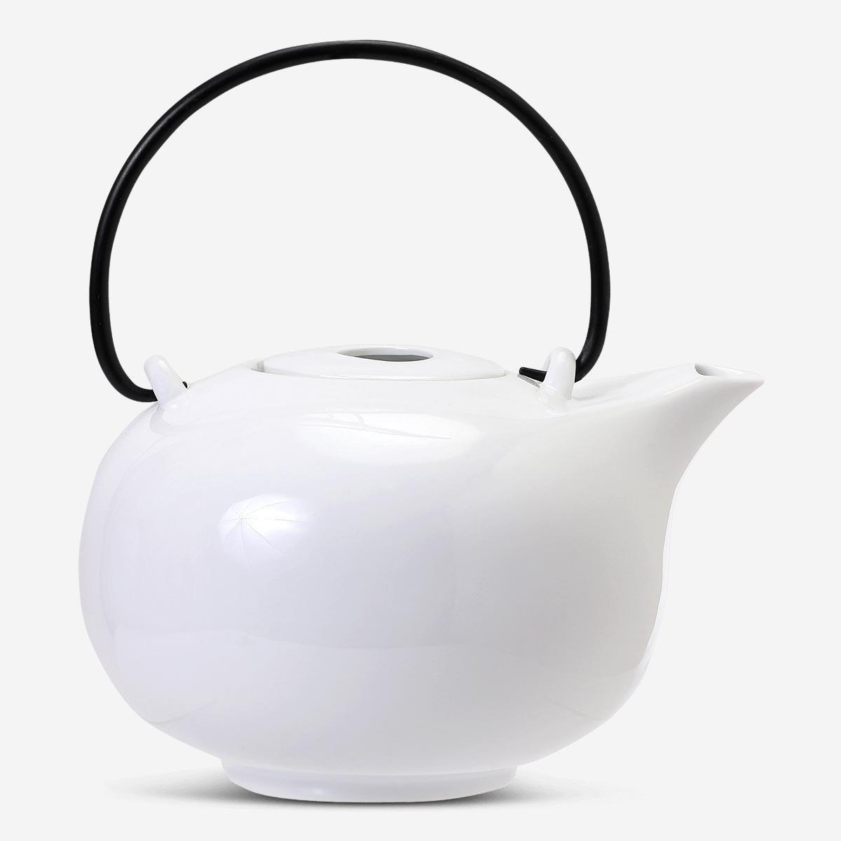 White Metal Handle Teapot. 1.4 L