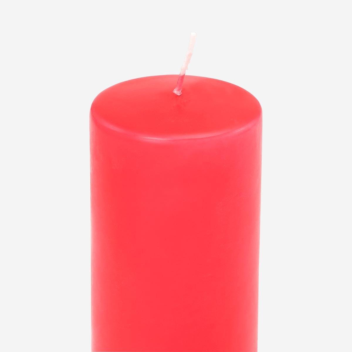 Red pillar candle. 17 cm