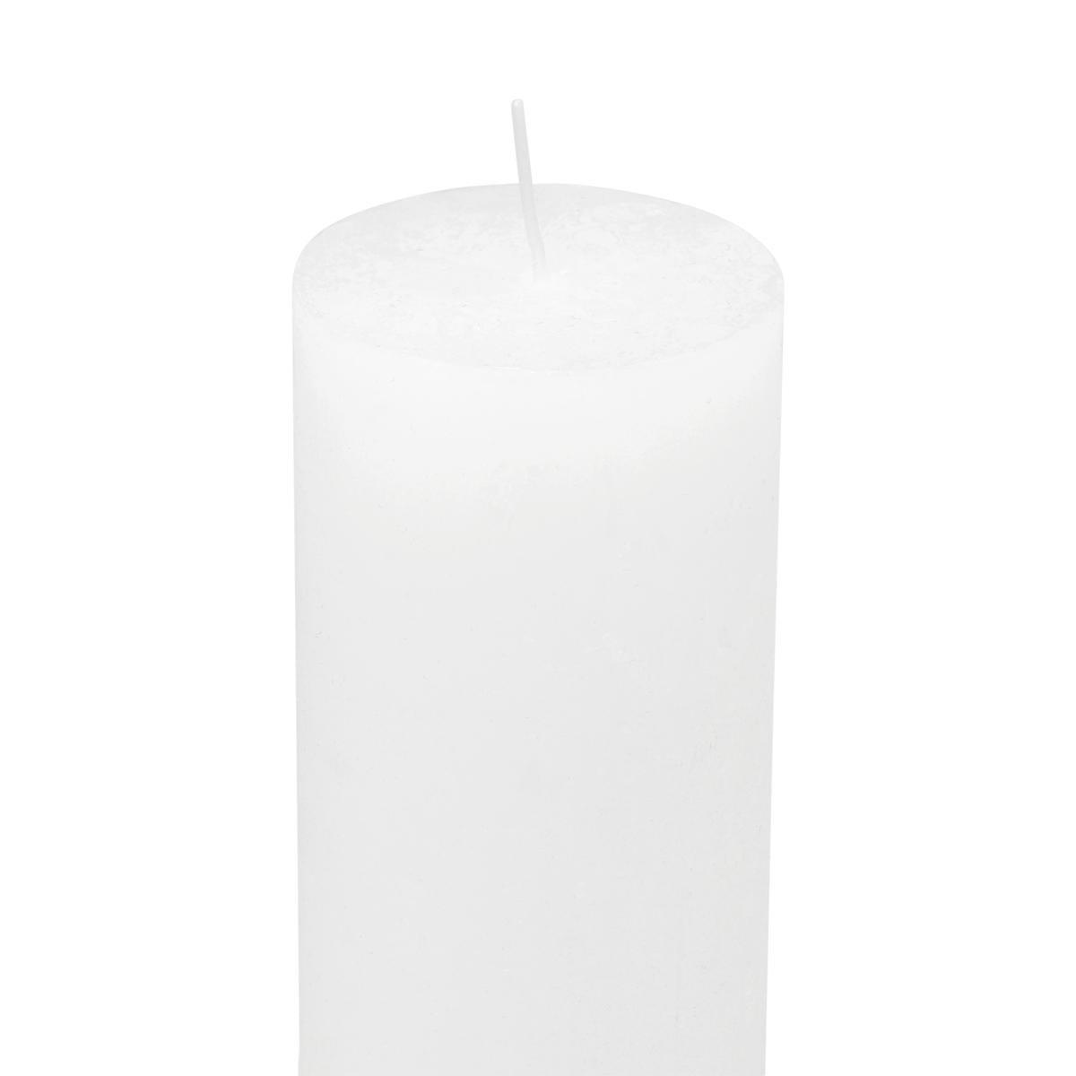 White pillar candle. 15 cm