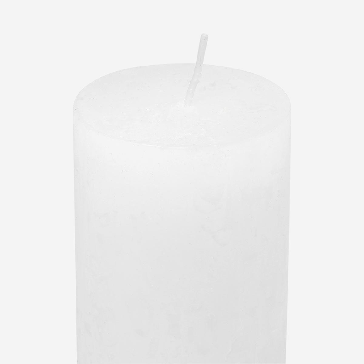 White pillar candle. 9 cm