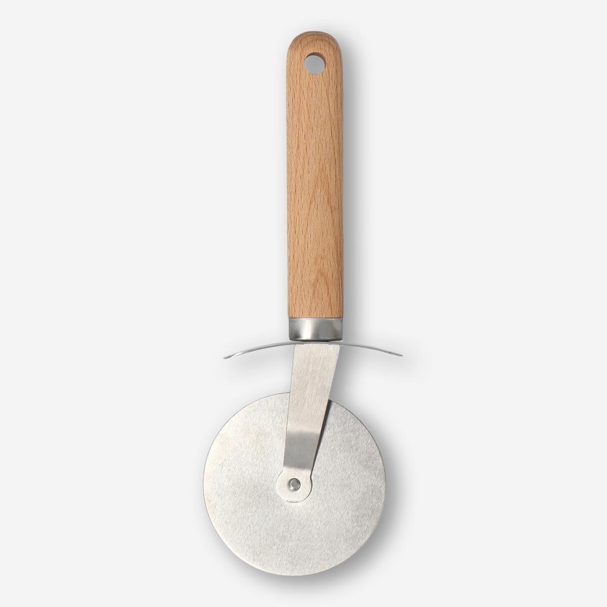 Stainless steel pizza cutter