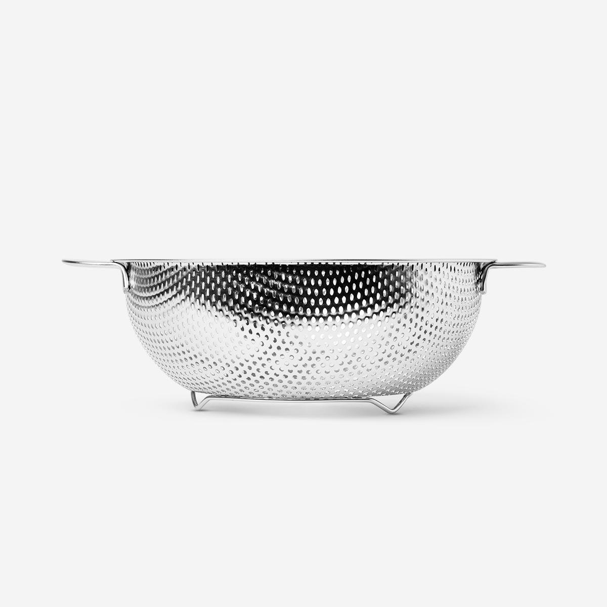 Stainless steel colander. 19 cm