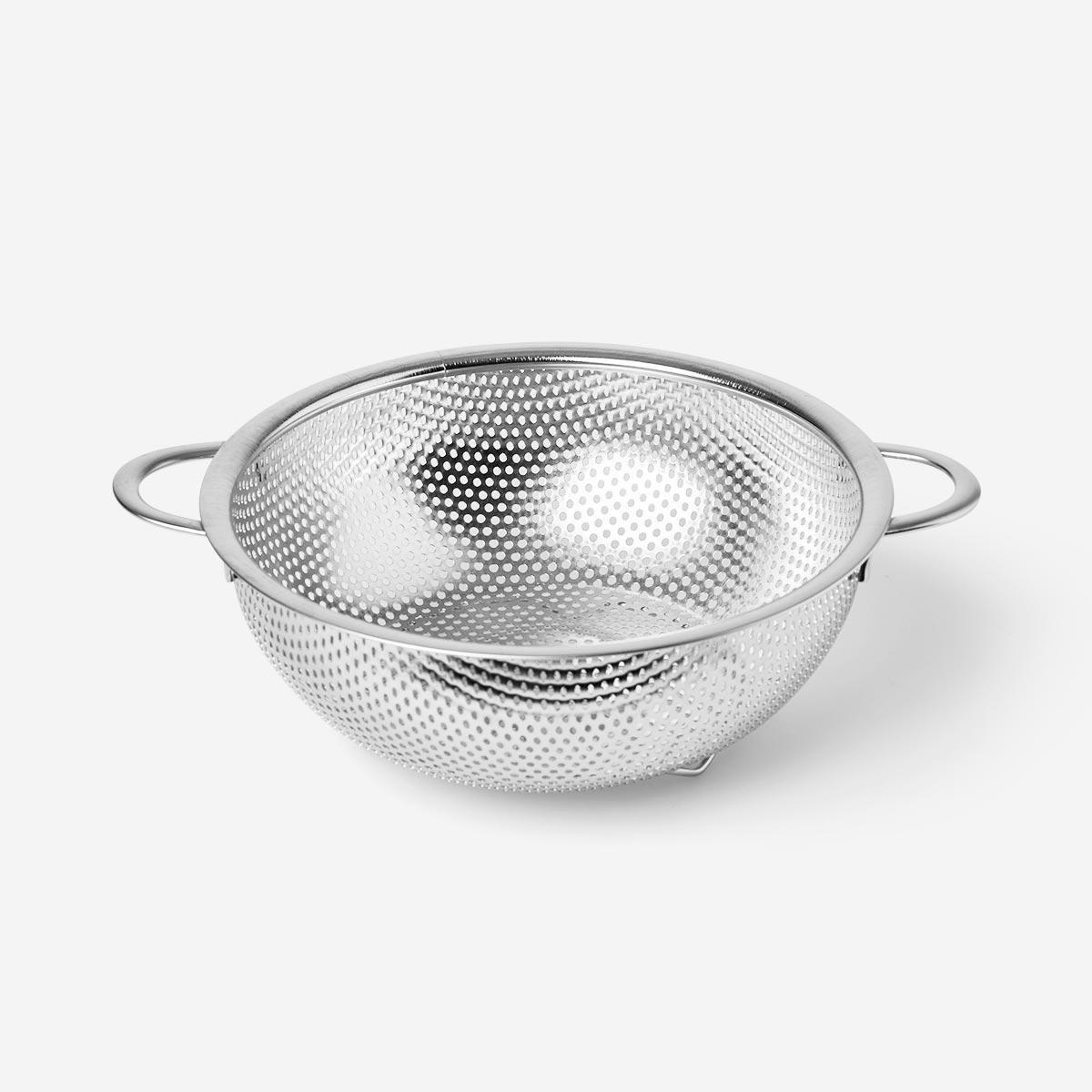 Stainless steel colander. 19 cm