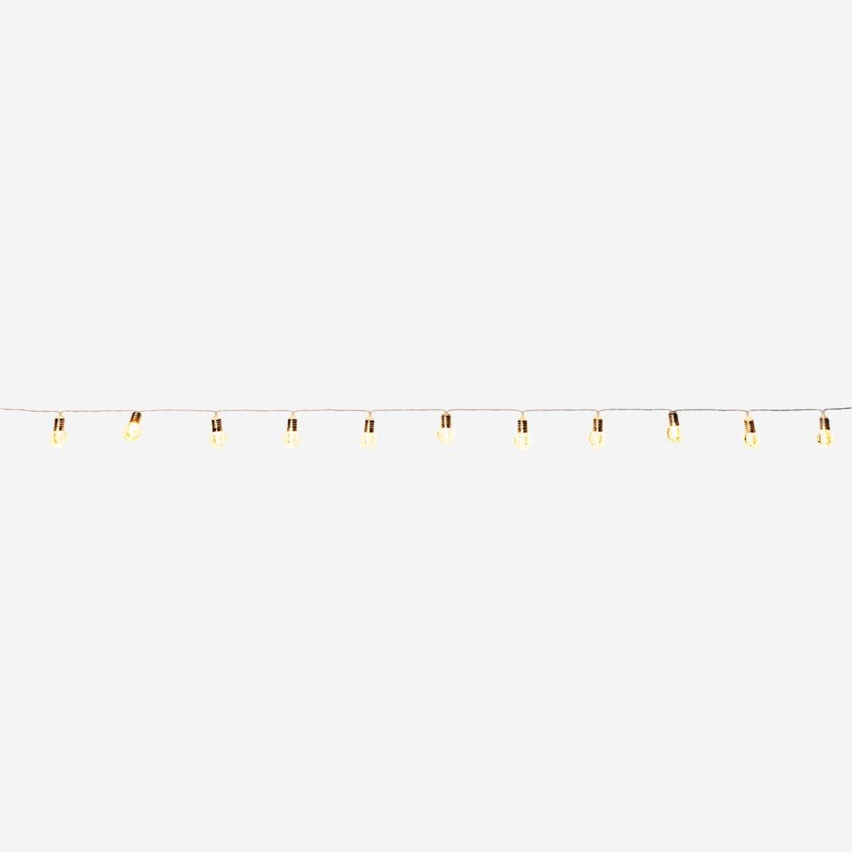 WHITE      String lights suitable for outdoor use. 390 cm