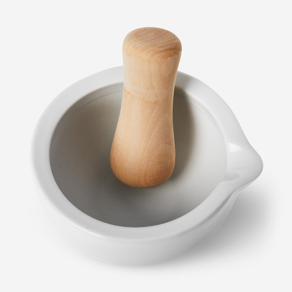 Ceramic mortar with pestle