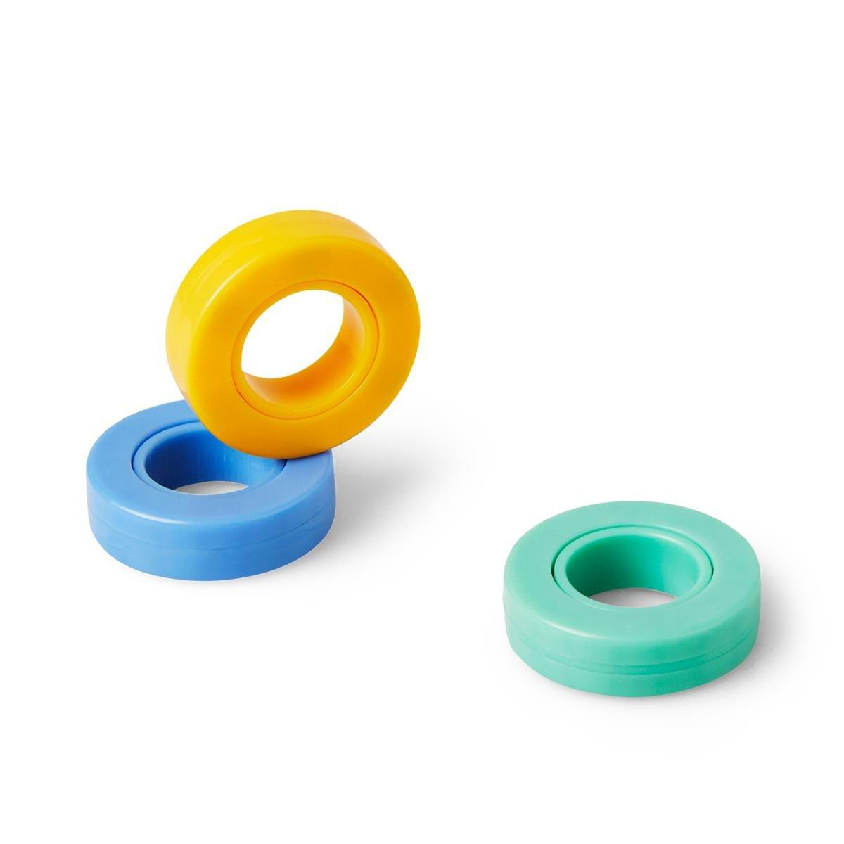 Multicolour magnetic rings fidget toy