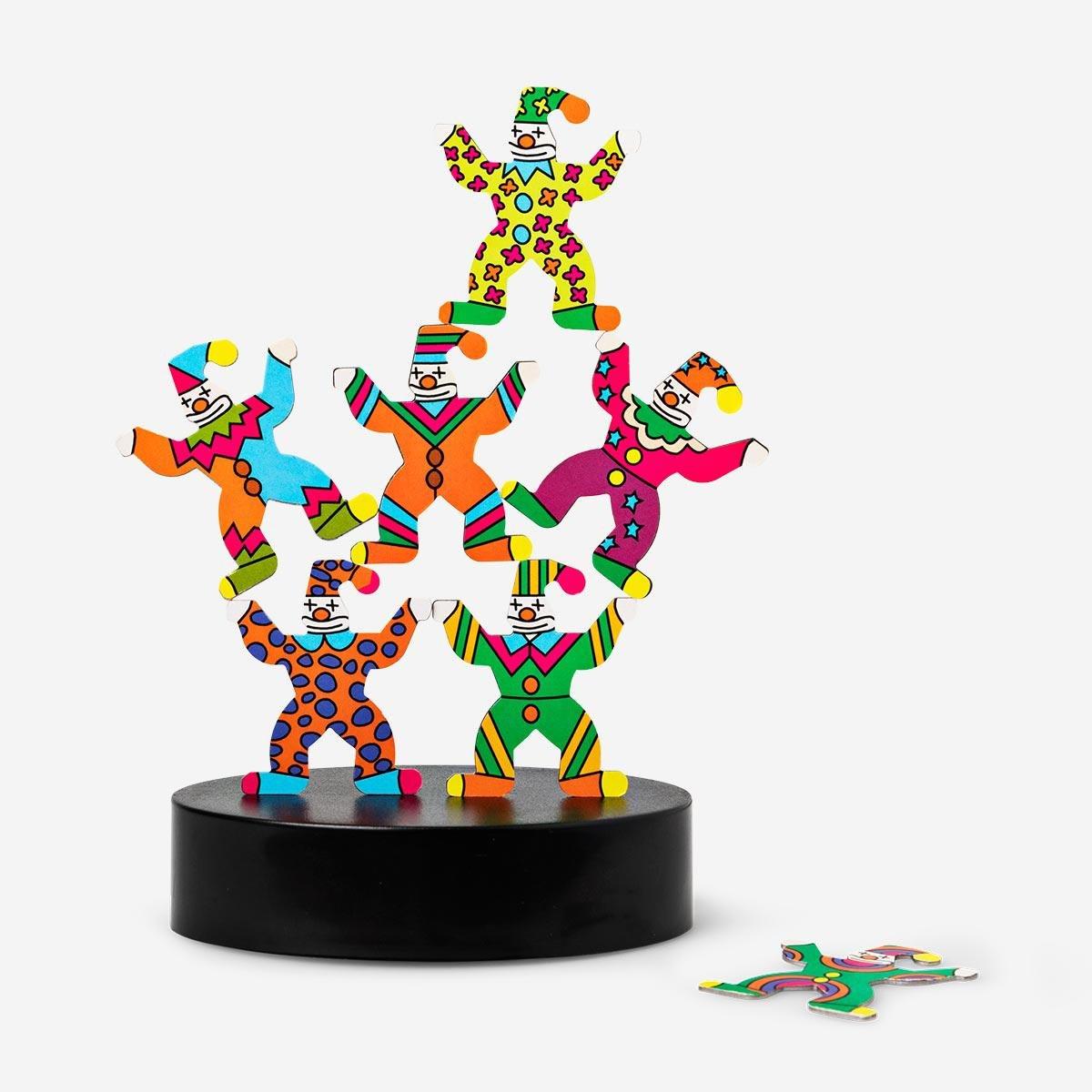 Balancing clowns game