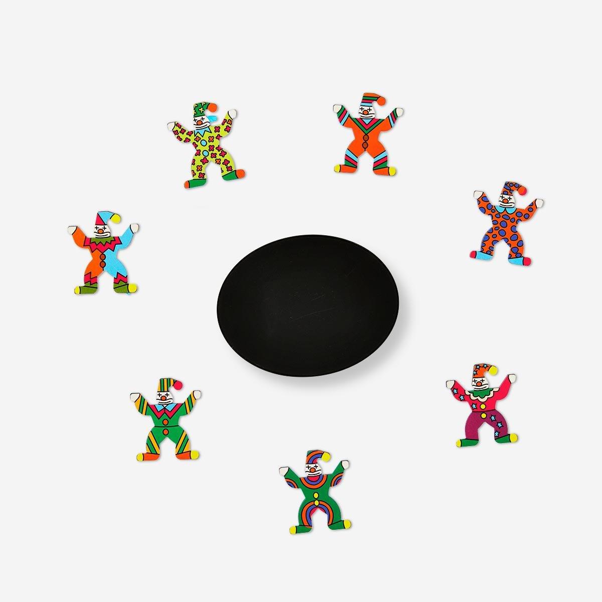 Balancing clowns game