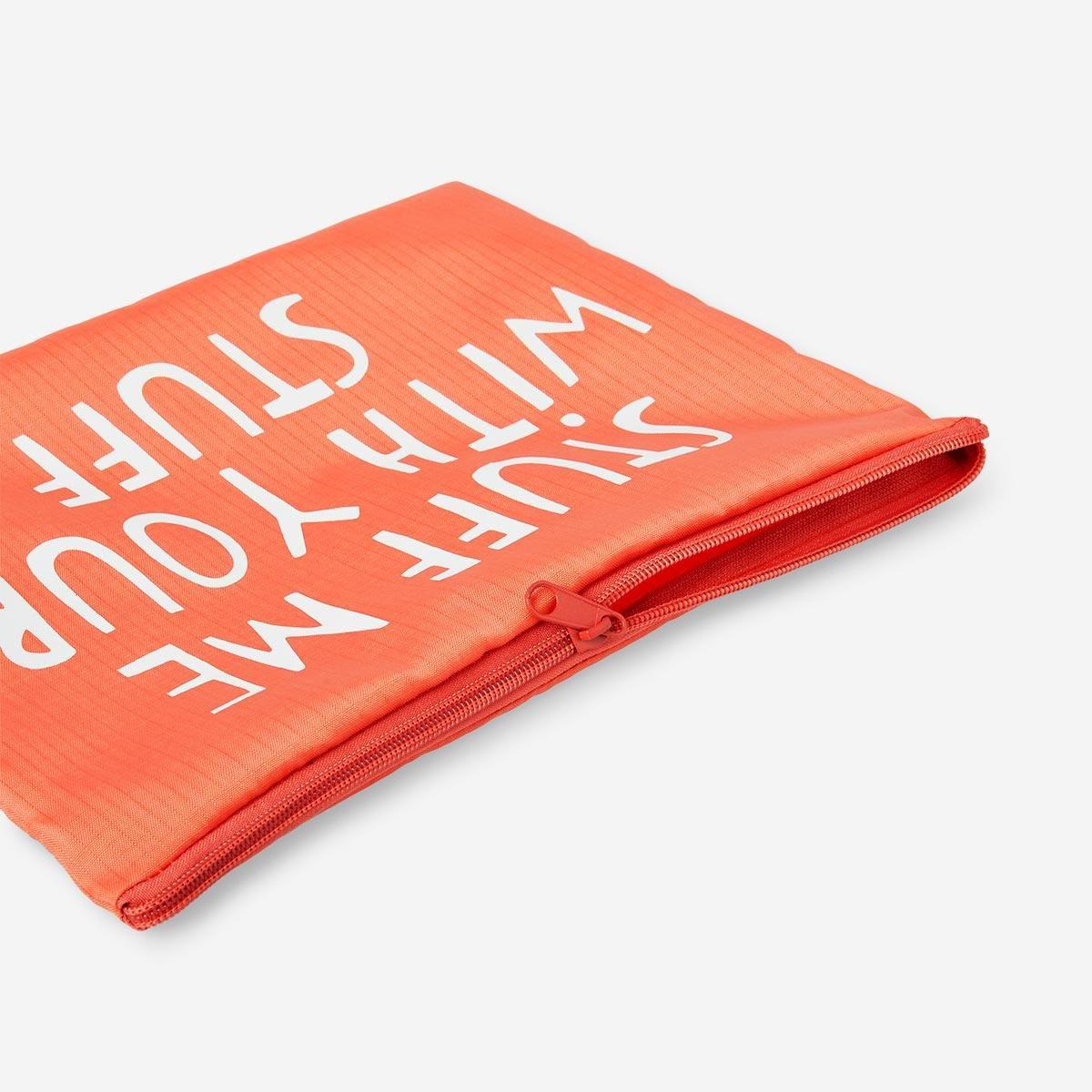 Peach zip travel bag. 23 cm