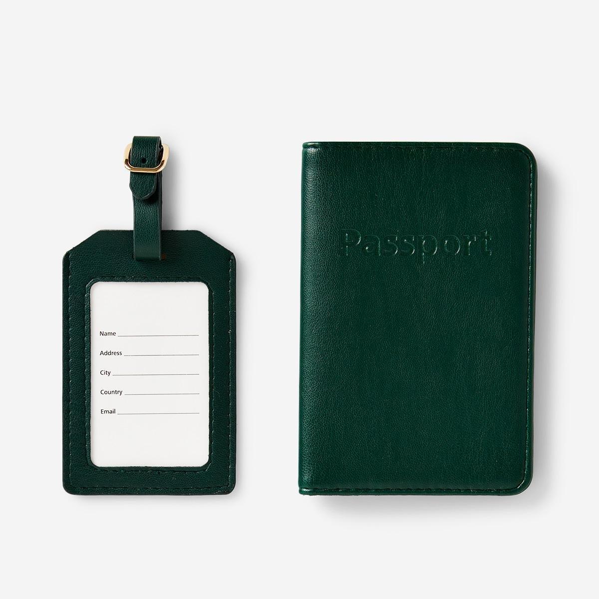 Green suitcase tag travel set