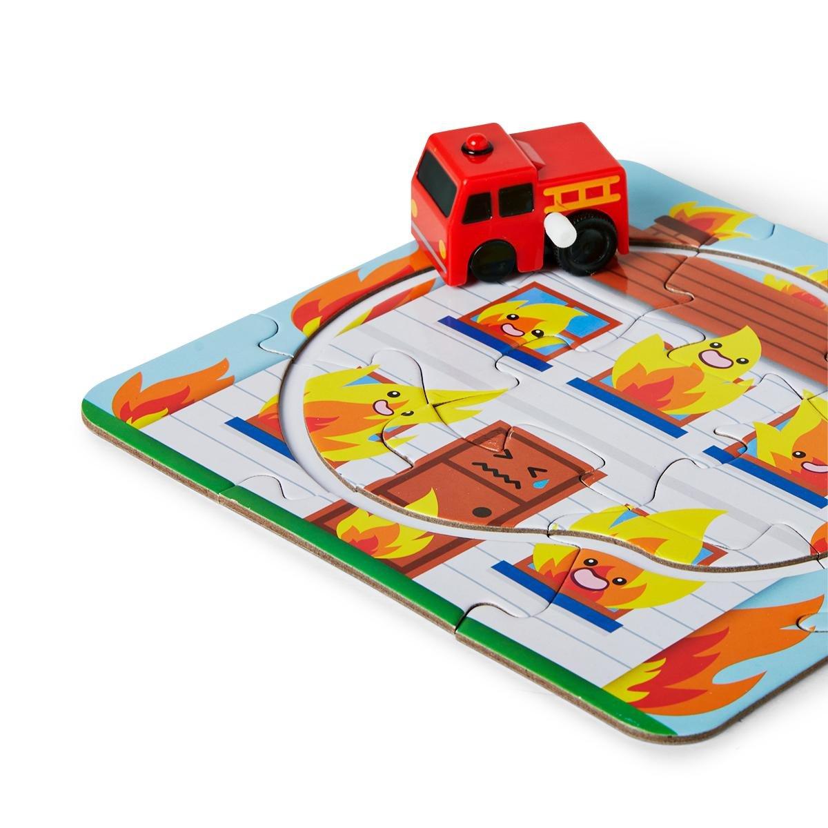 Wind-up fire engine road puzzle