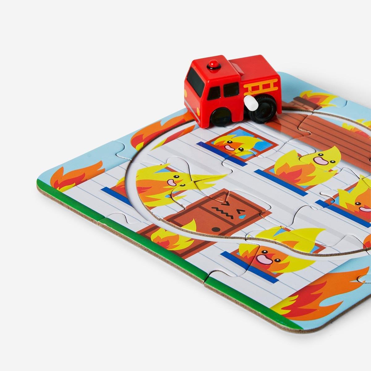 Wind-up fire engine road puzzle