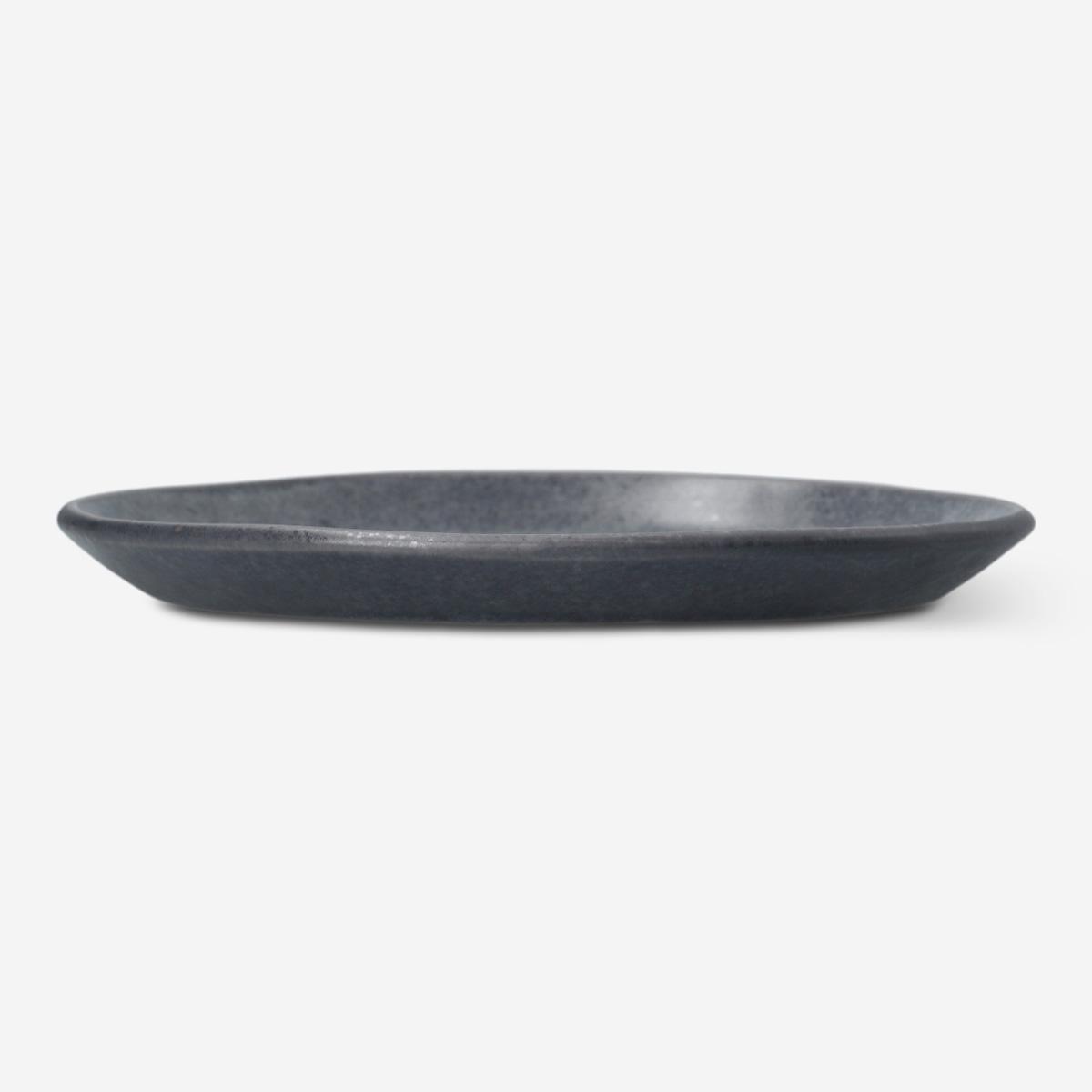 Black plate. 20 cm