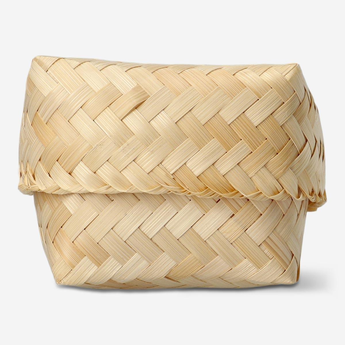 Bamboo basket with lid