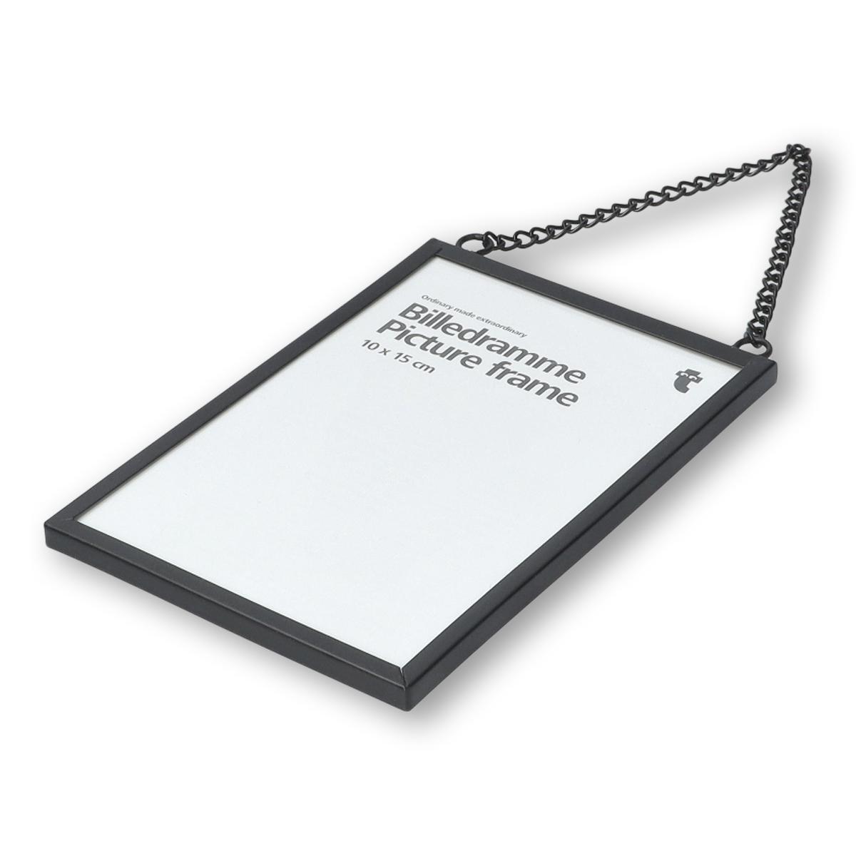 Black picture frame. 10 x 15 cm