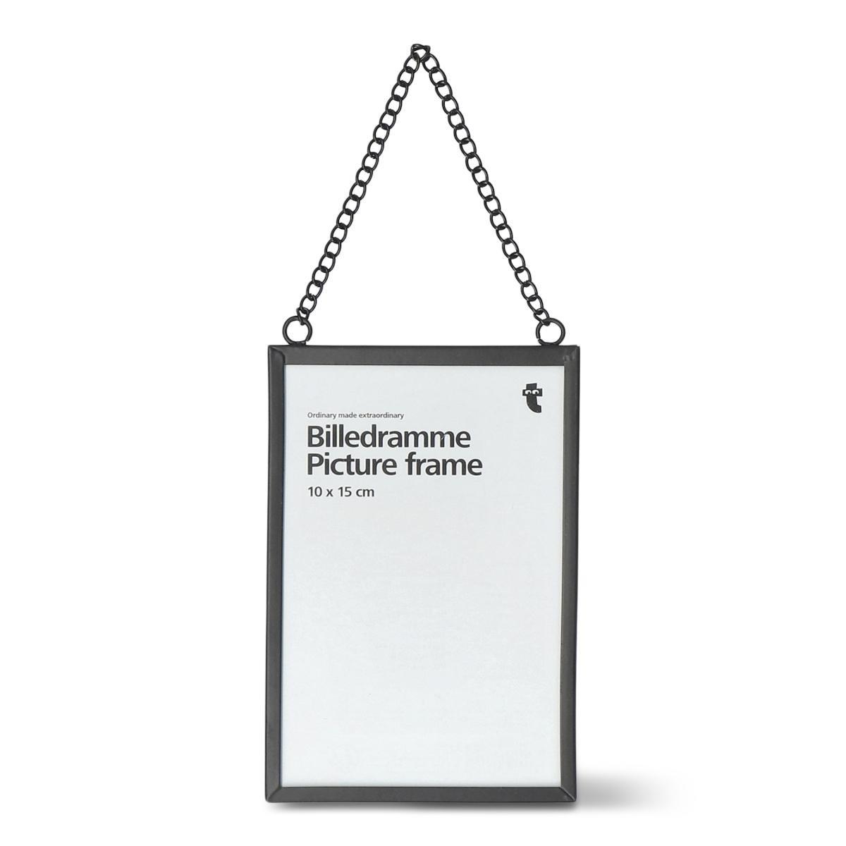 Black picture frame. 10 x 15 cm