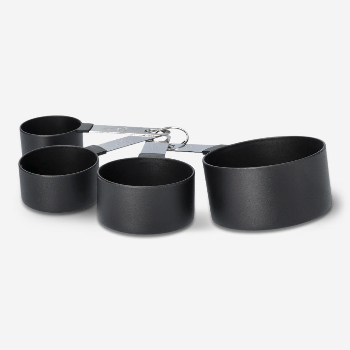 Black measuring cups