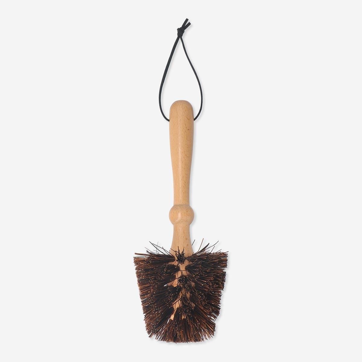 Wooden flowerpot brush