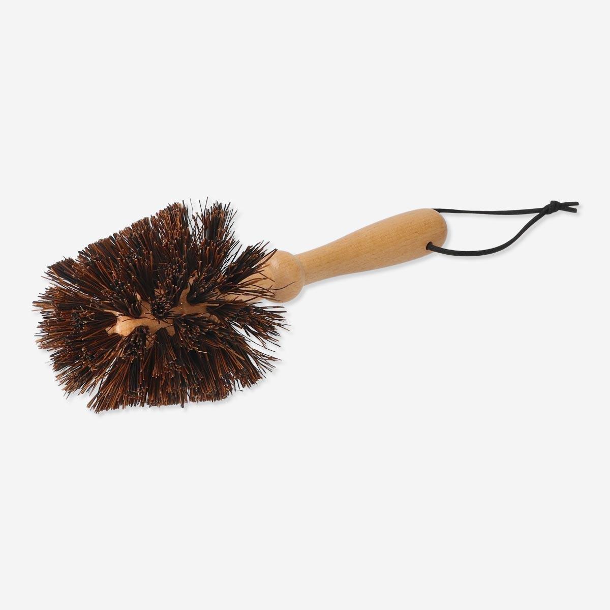 Wooden flowerpot brush