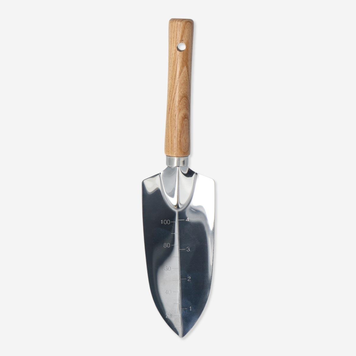 Stainless steel shovel with measurement