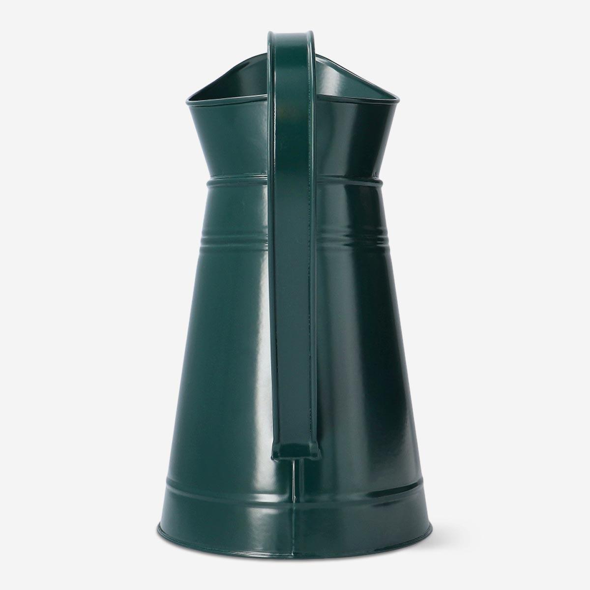Green watering can