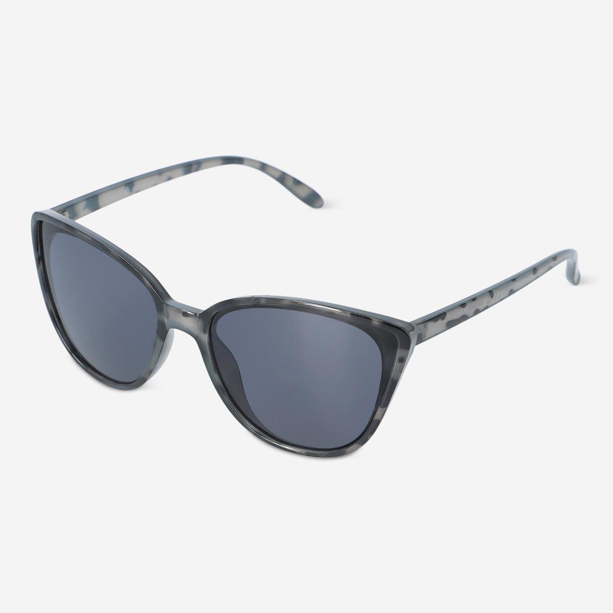BLACK      Sunglasses