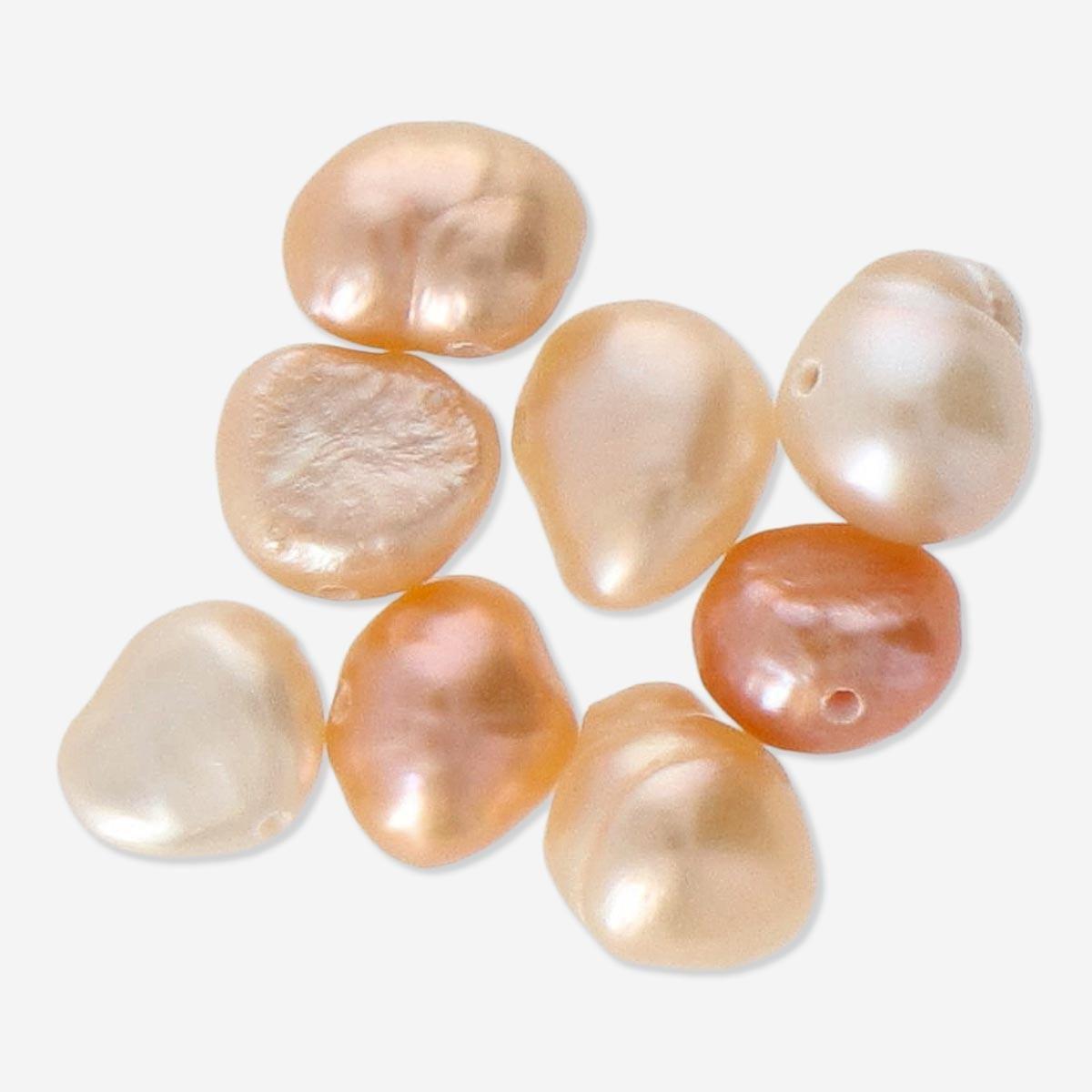 Gold freshwater pearls. 8 pcs