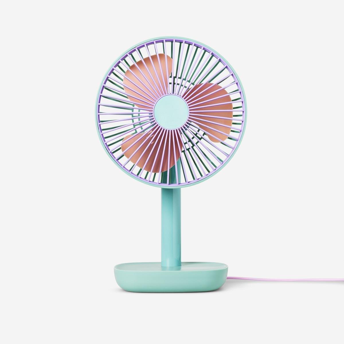 USB fan. With multiple wind speeds