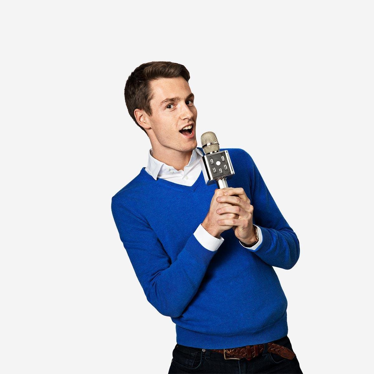 Multicolour wireless microphone with karaoke function