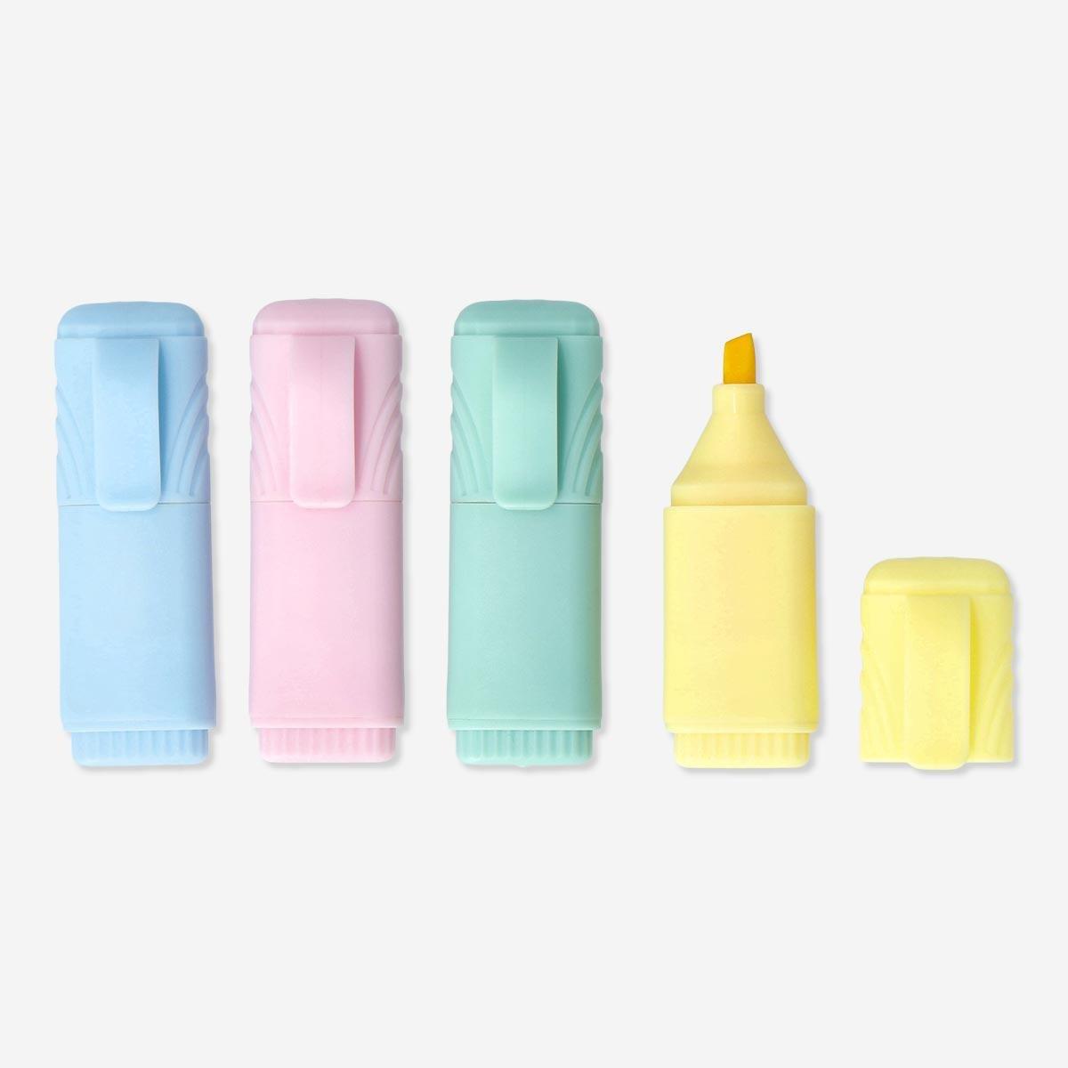 Multicolour highlighters. 4 pcs