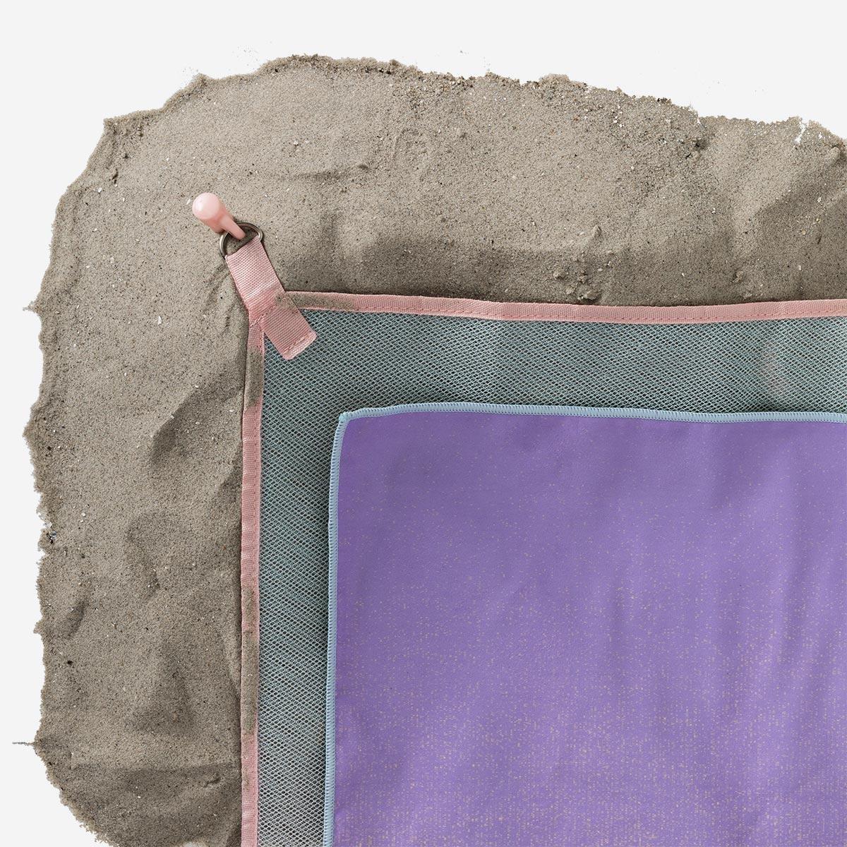 Multicolour beach mat. with pegs