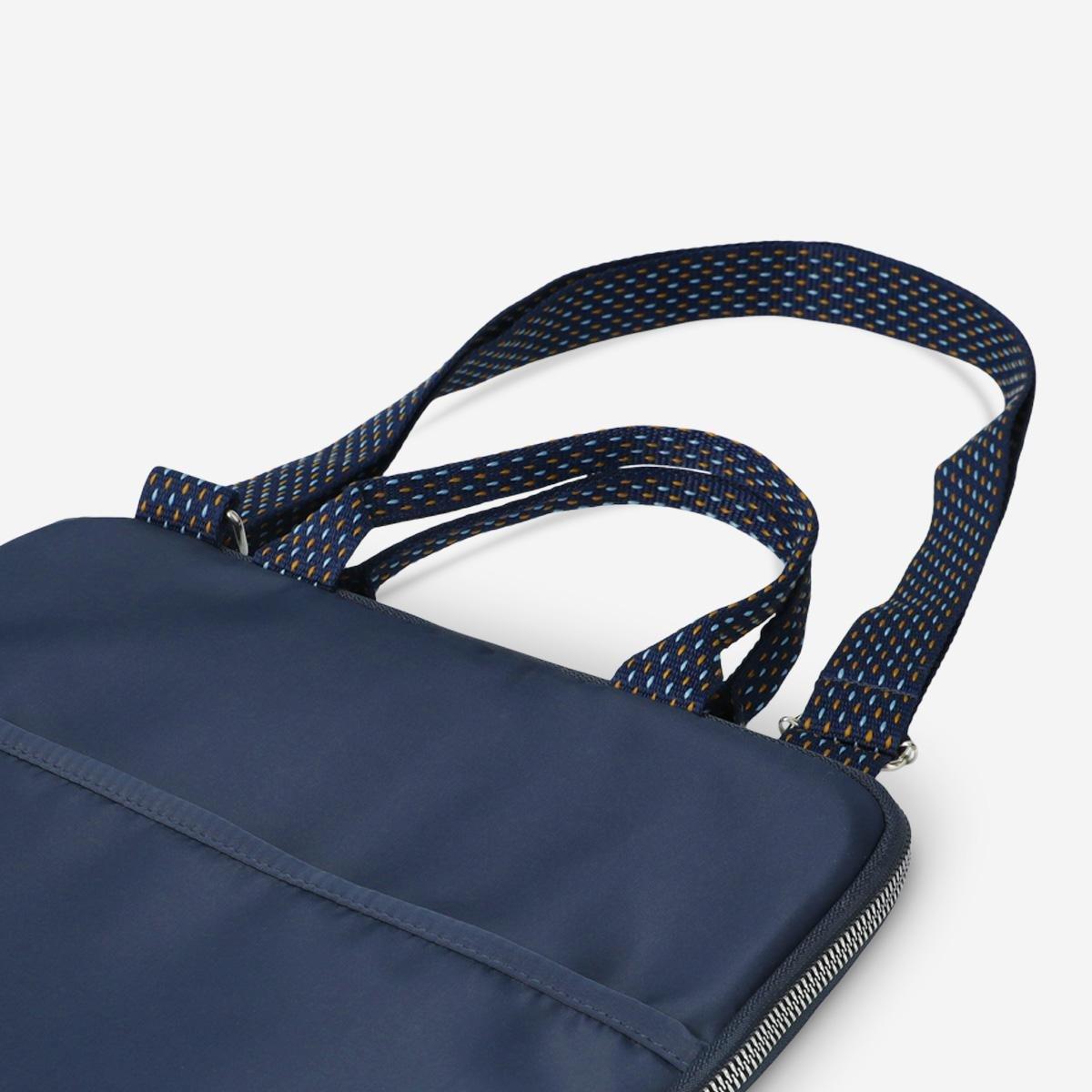 Navy laptop sleeve. 13 inches