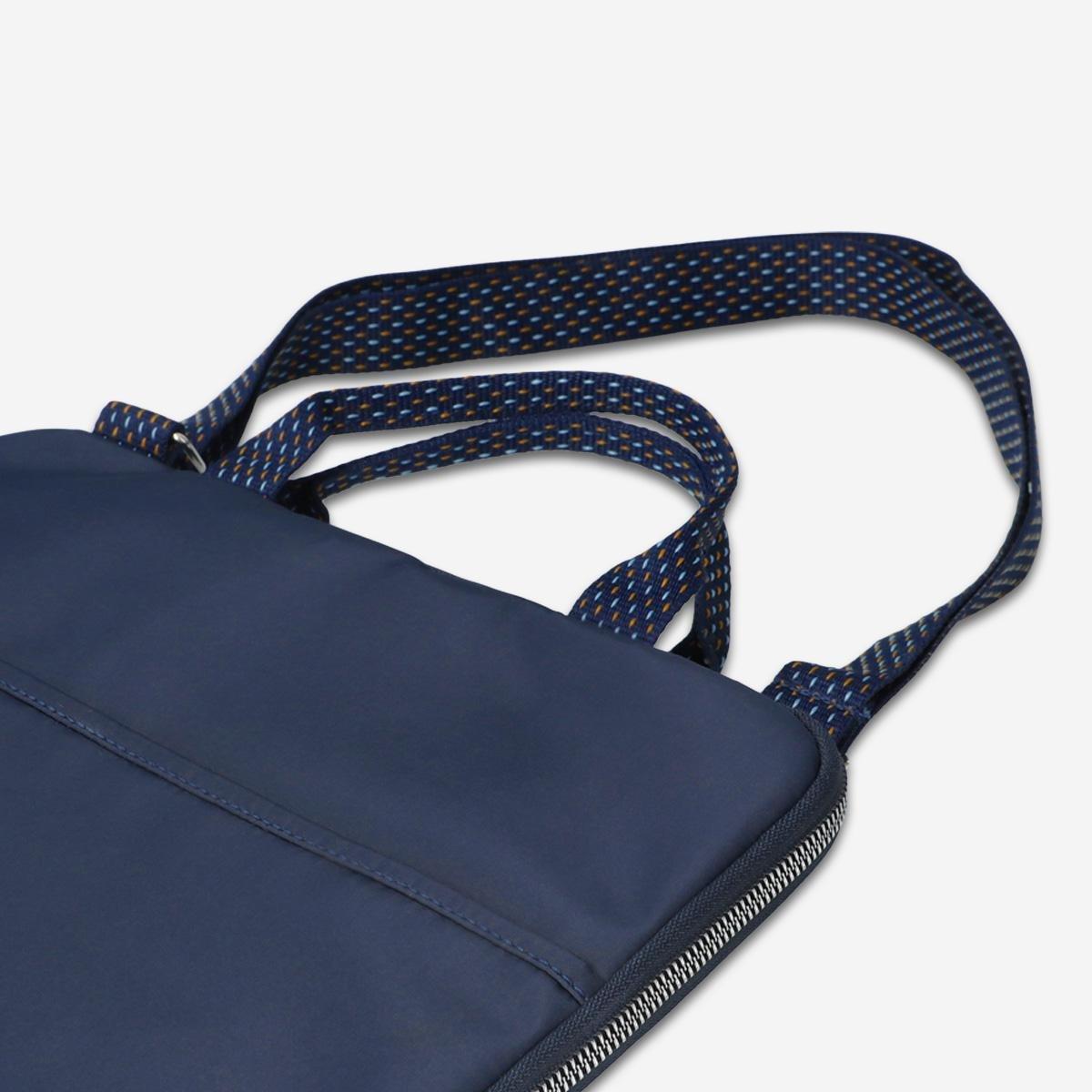 Navy laptop sleeve. 15 inches