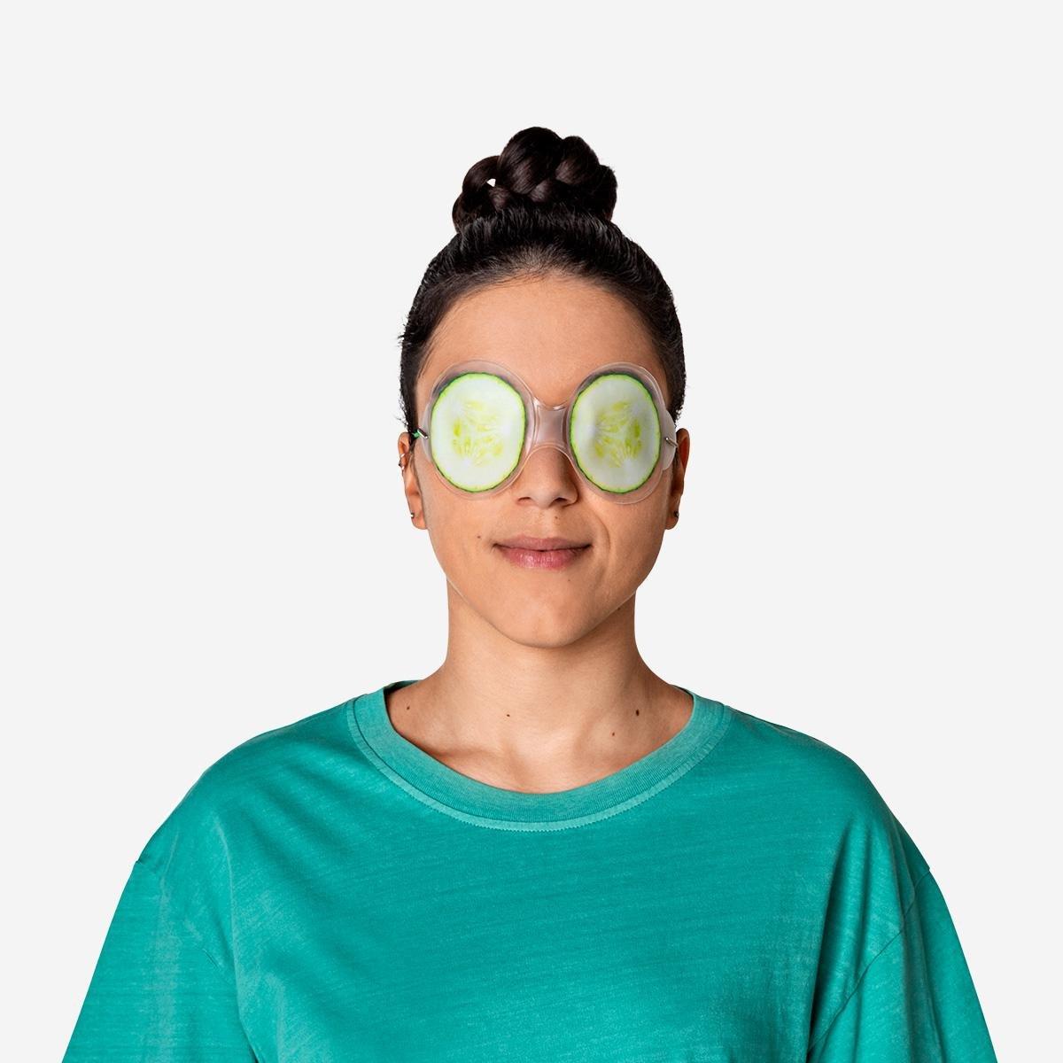 Green gel eye mask. cooling