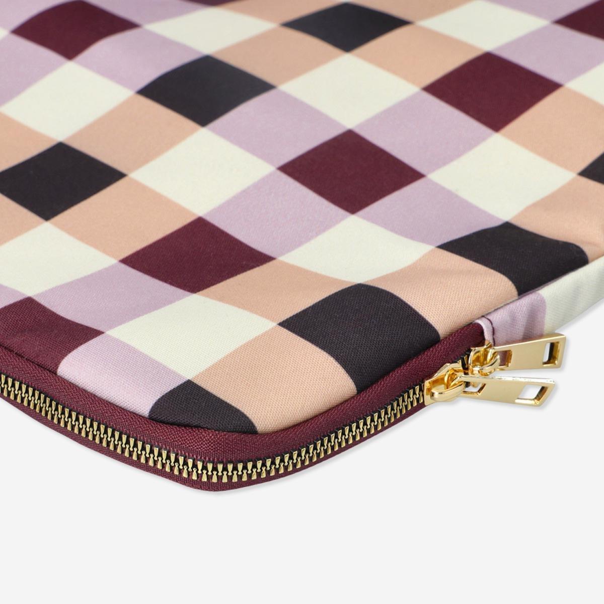 Multicolour laptop sleeve. 15