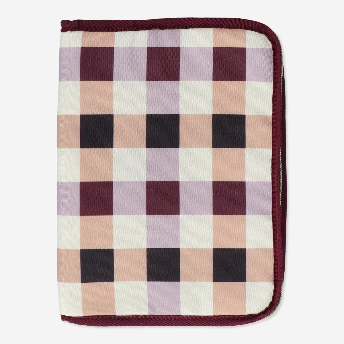 Multicolour cover and organiser