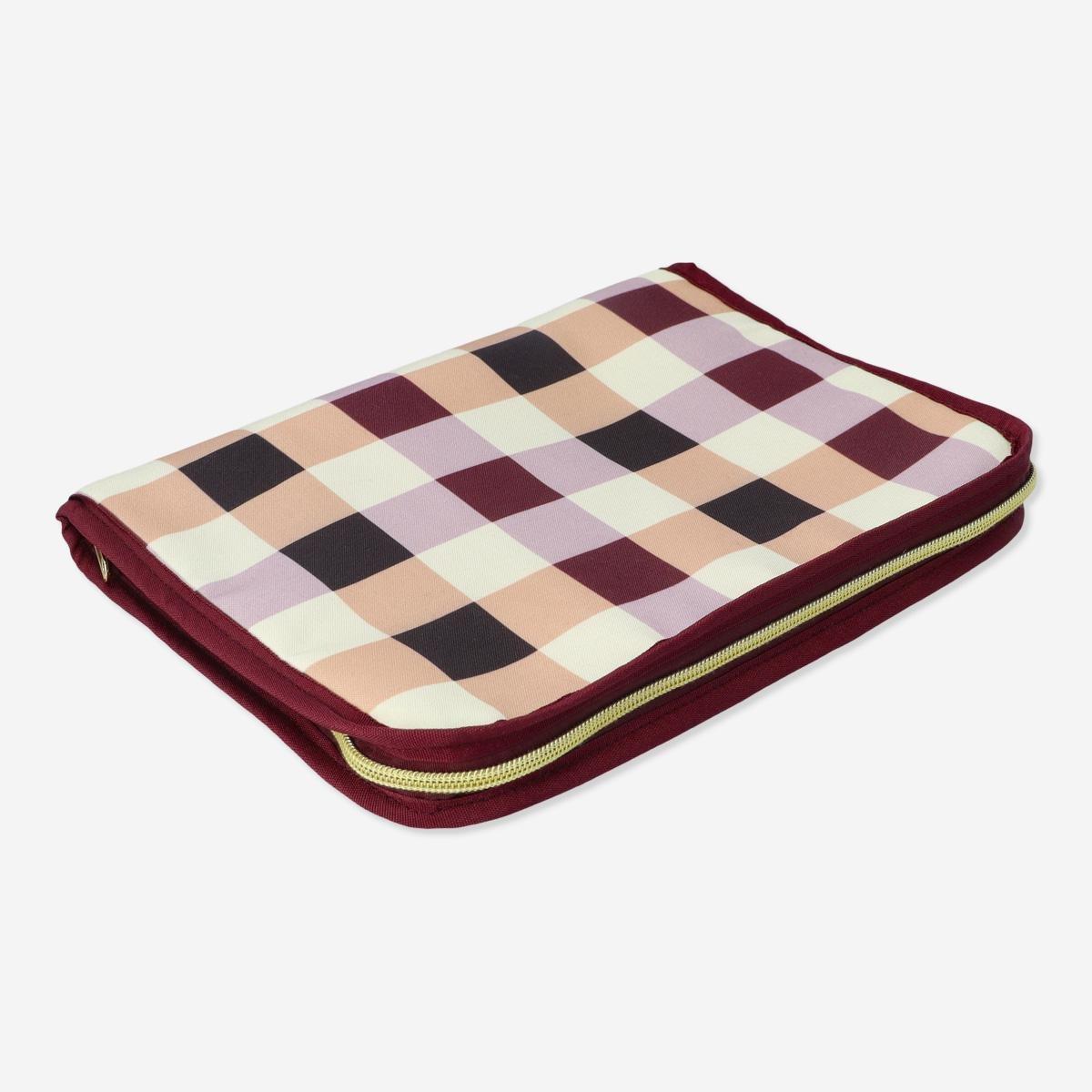 Multicolour cover and organiser