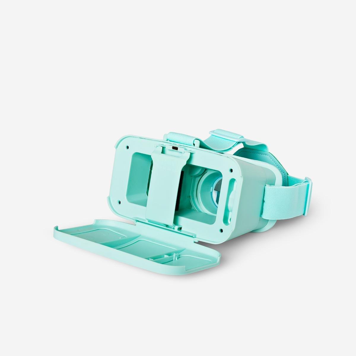 Green virtual reality goggles. for phone