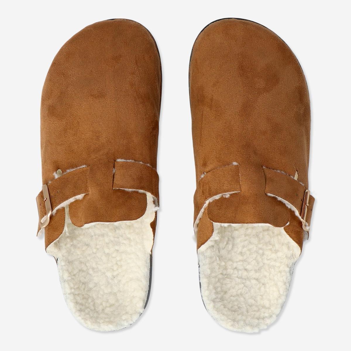 Brown slippers. 36-37