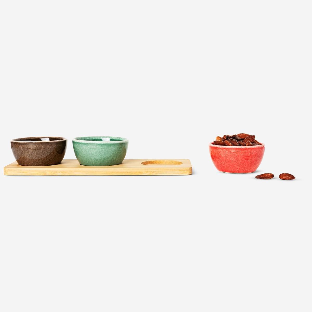 Multicolour tray with serving bowls