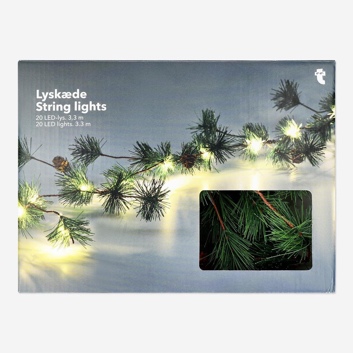 Green string lights. 330 cm