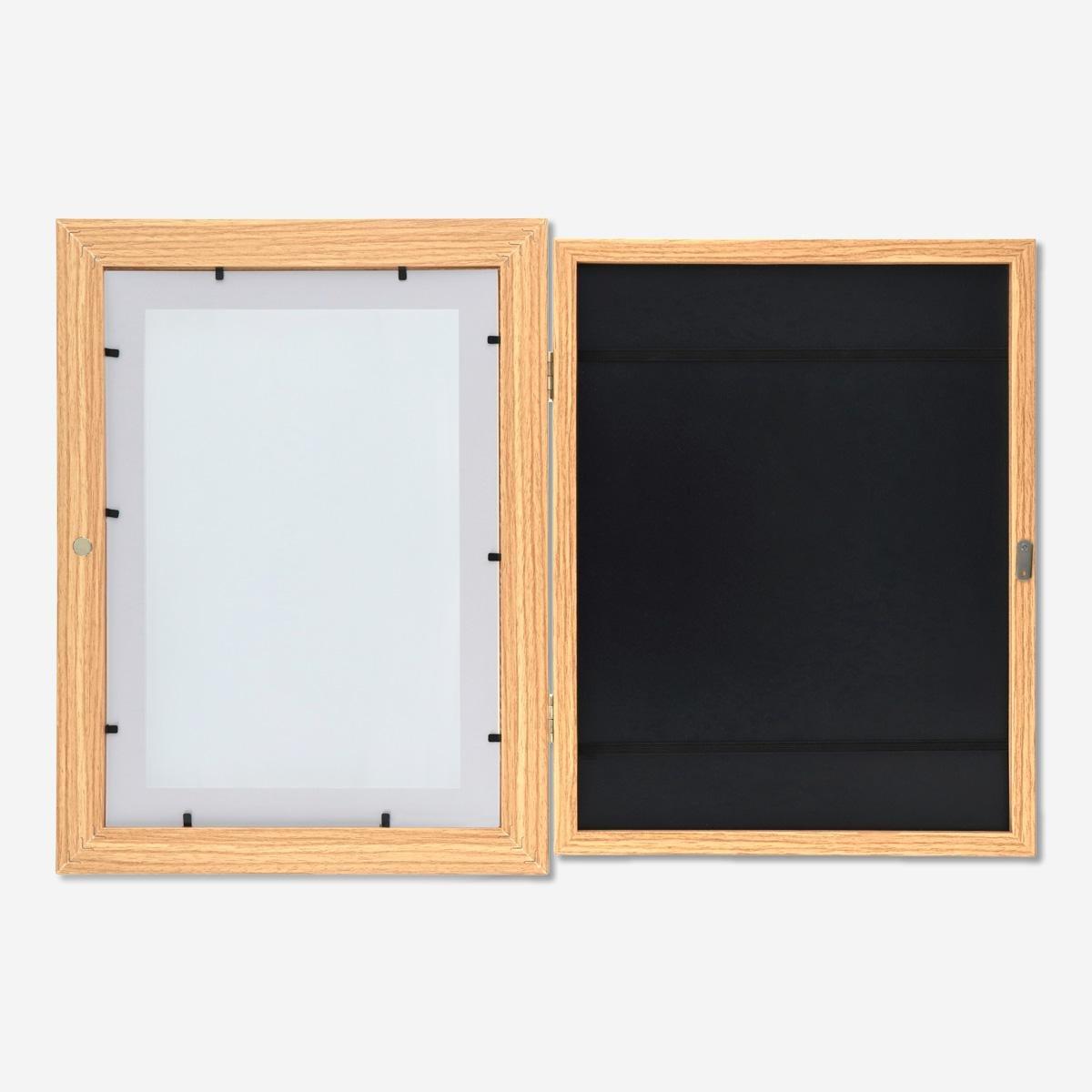 Brown frame. 20 x 30 cm