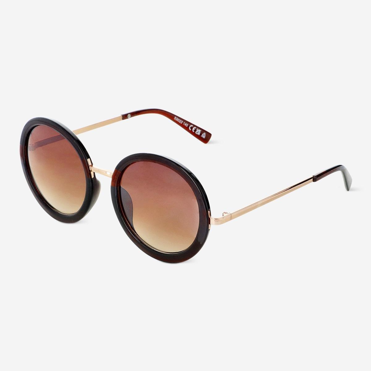 Brown round sunglasses