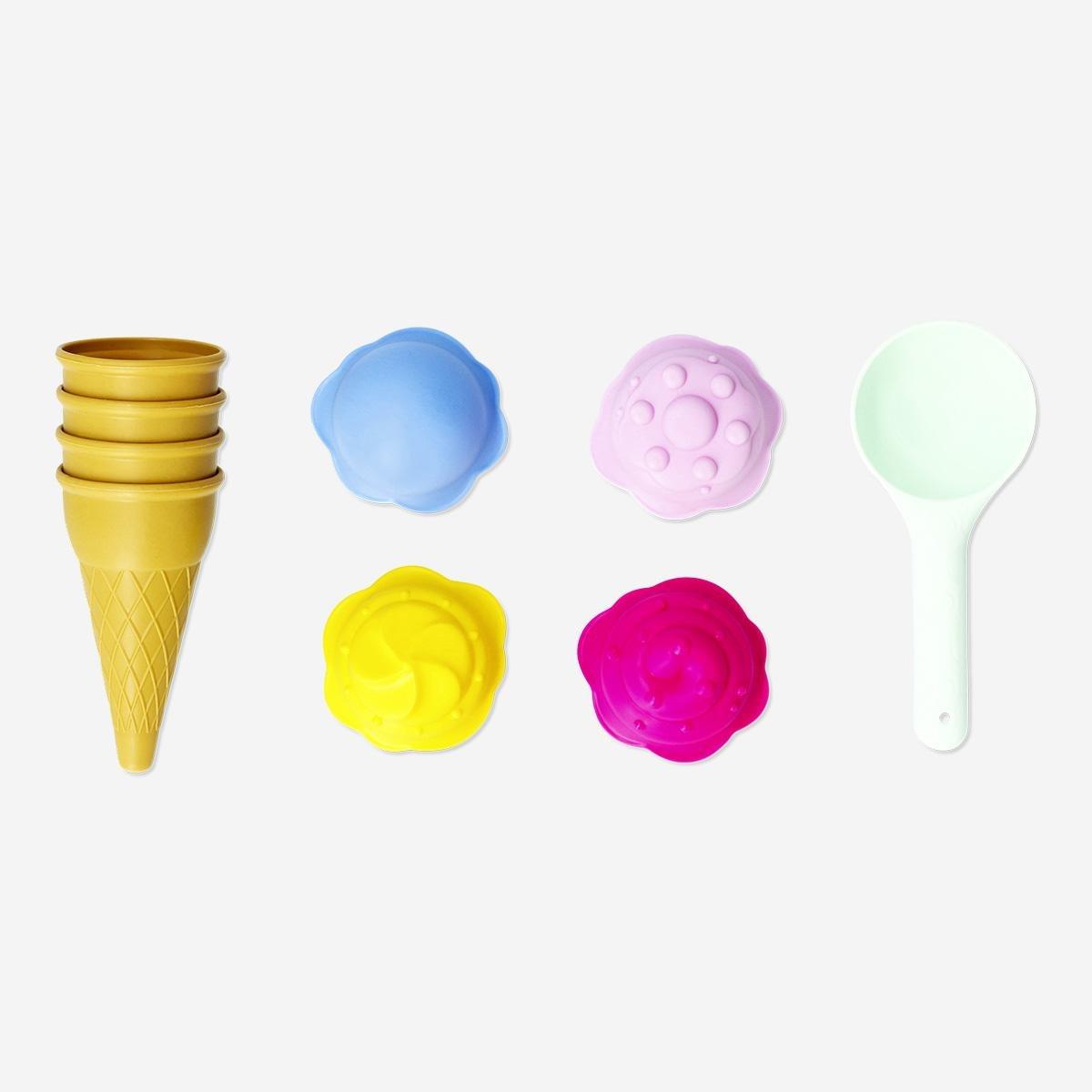 Multicolour ice cream sand moulds. 9 pcs