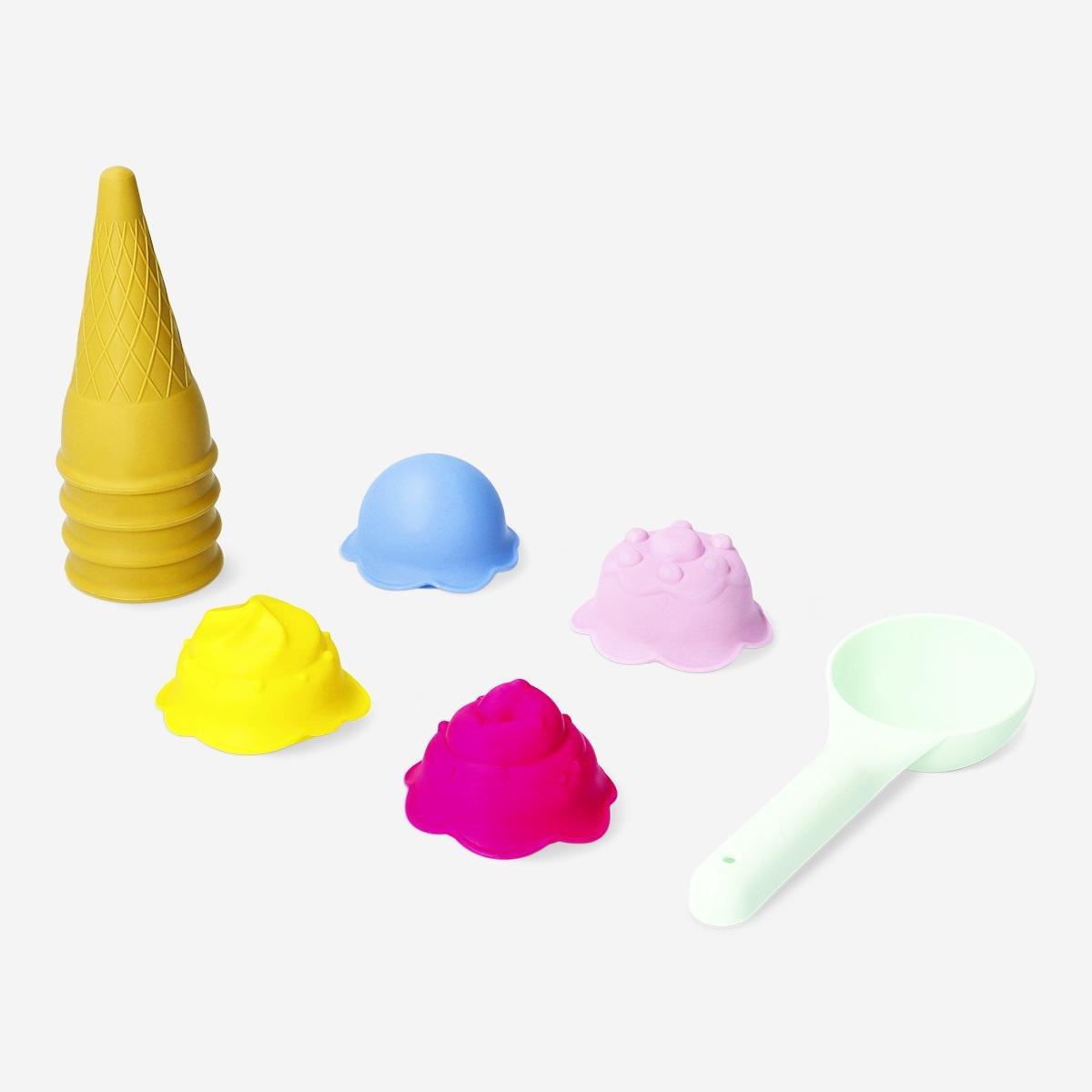 Multicolour ice cream sand moulds. 9 pcs