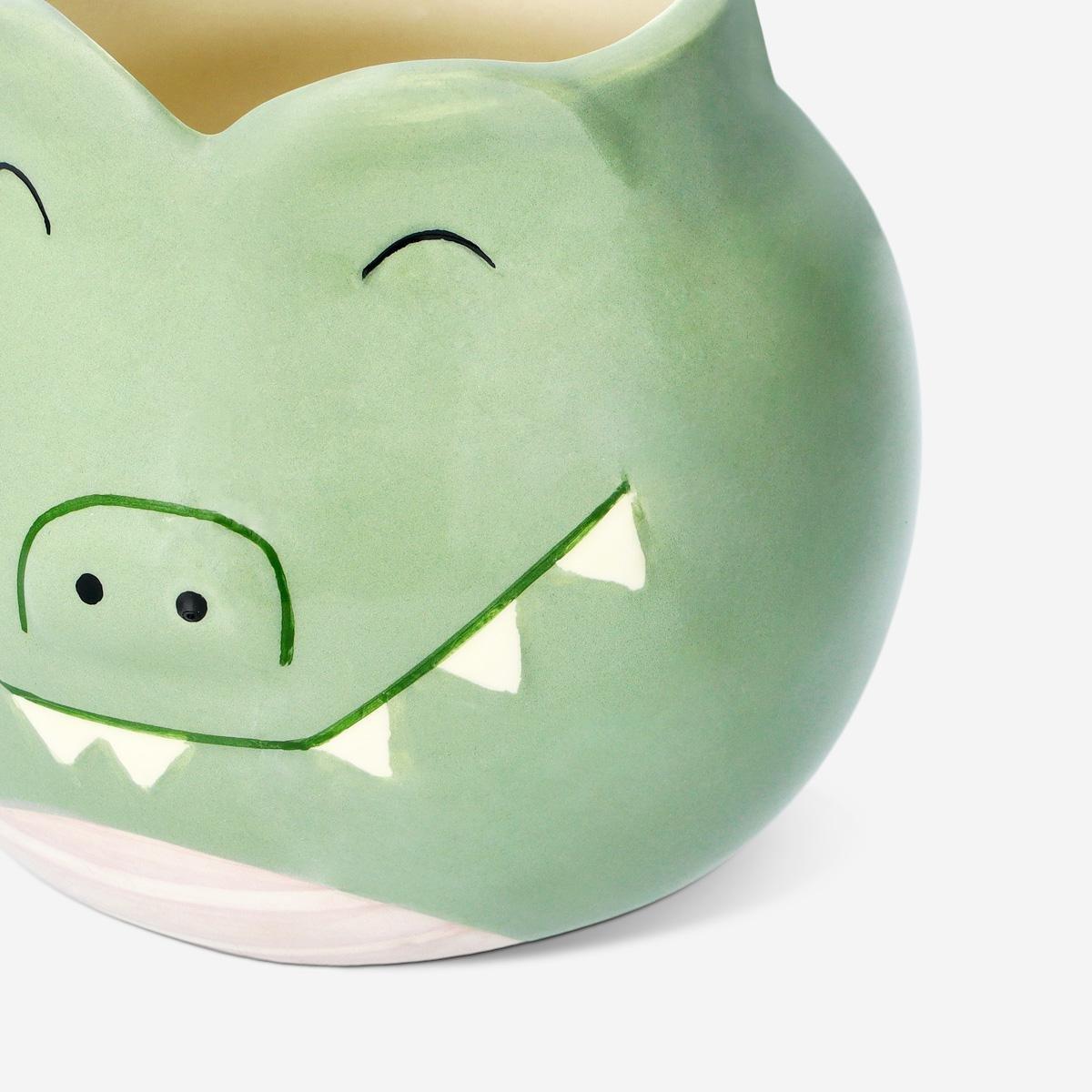 Green crocodile cup