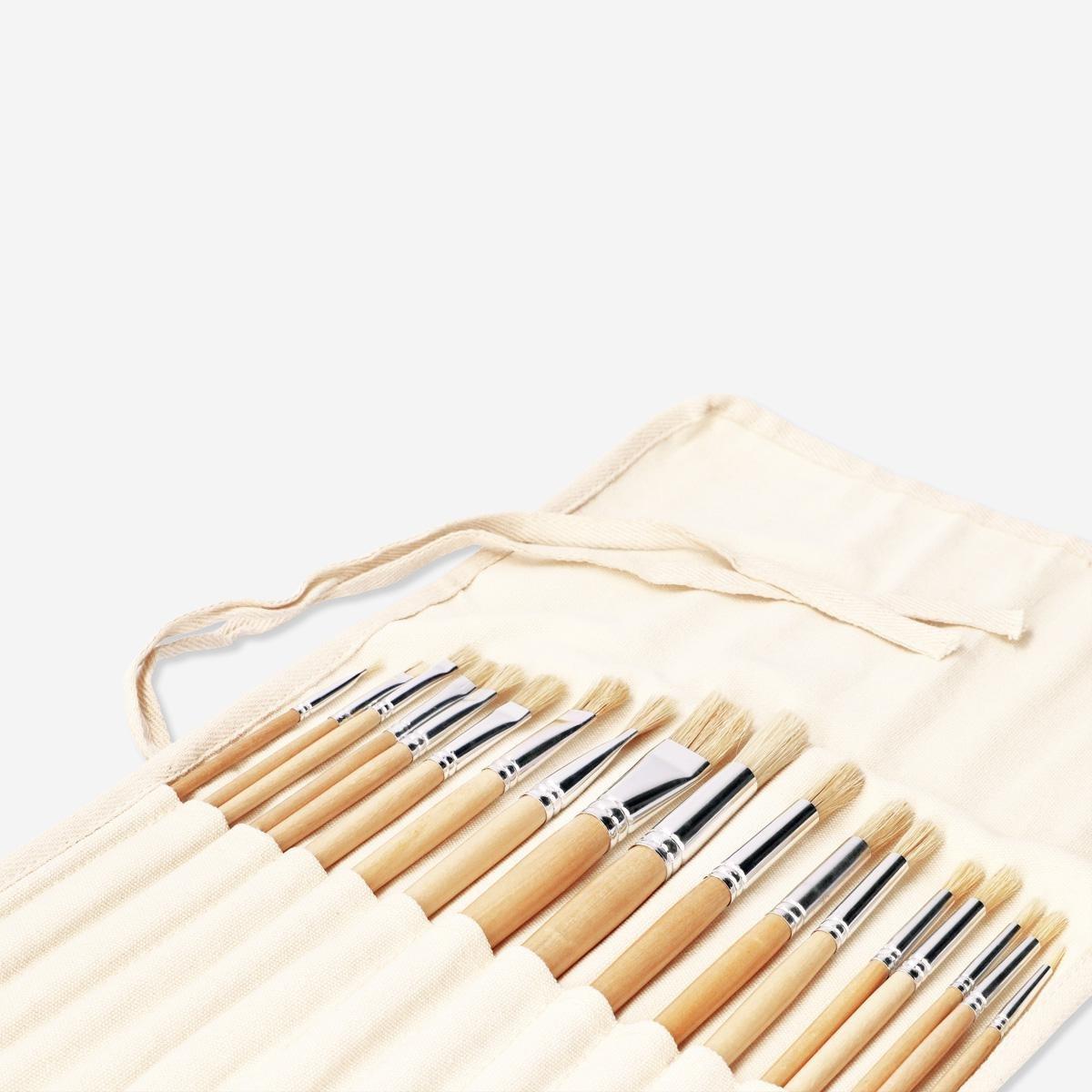 Wooden paintbrushes. 18 pcs