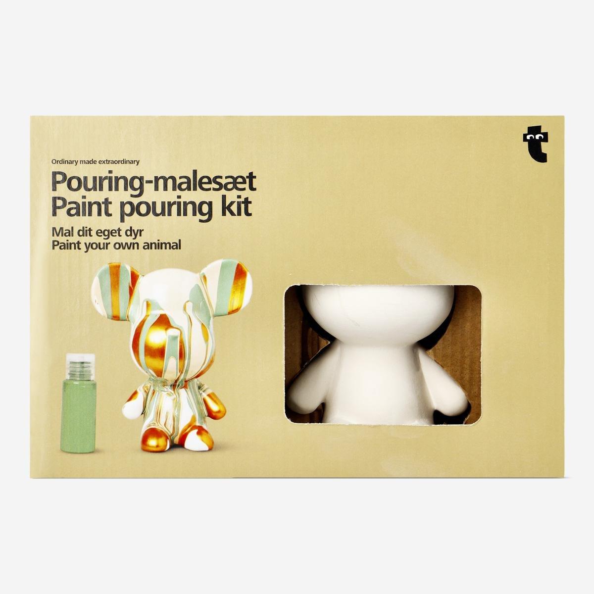 Multicolour paint pouring kit