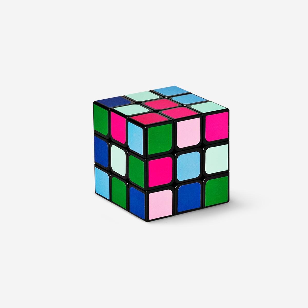 Multicolour IQ cube