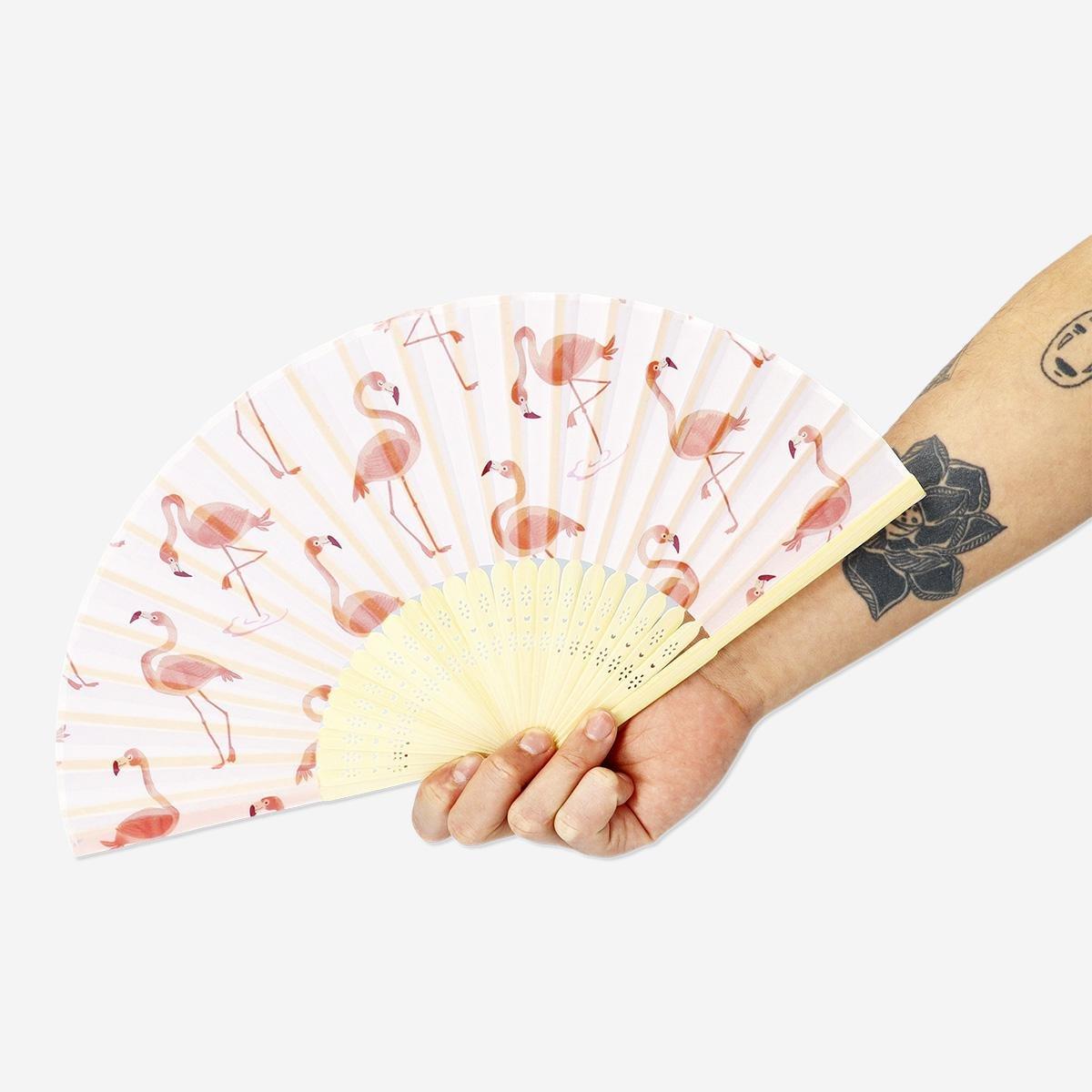 Foldable flamingo fan